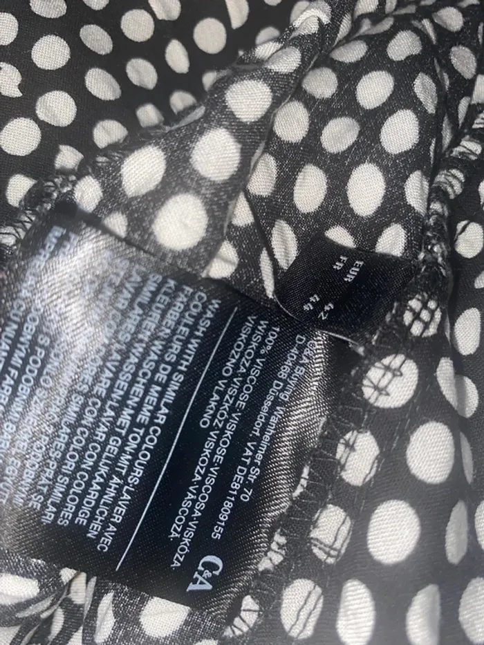 backup_6419290405 : Short noir à point blanc - photo numéro 3