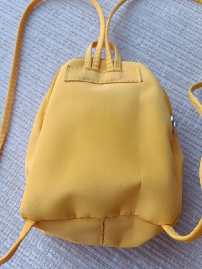 Sac à dos jaune Pikachu - photo numéro 4