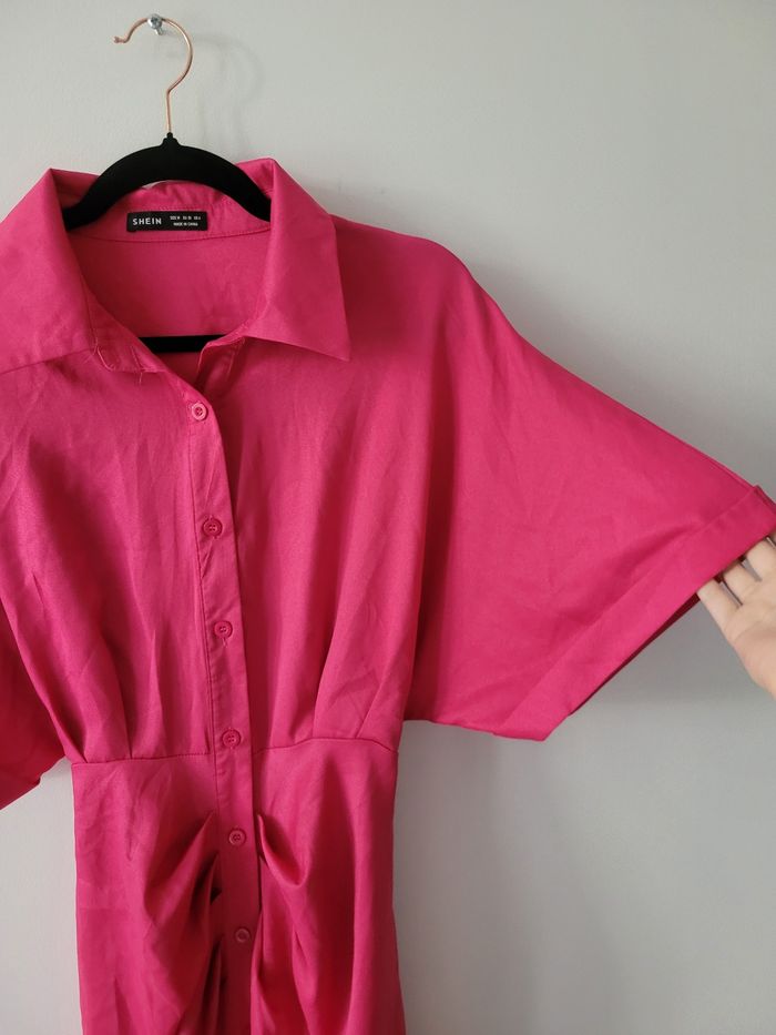 Robe chemise longue rose framboise SHEIN – Ceinturée, état neuf ! - photo numéro 4