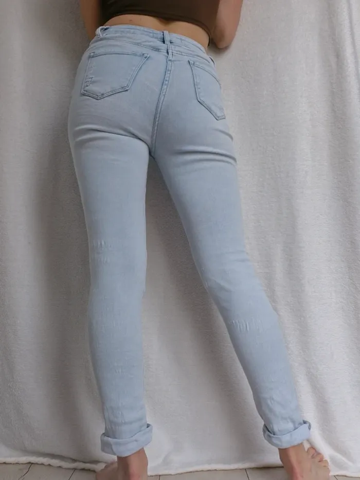 Jean skinny troué - photo numéro 2