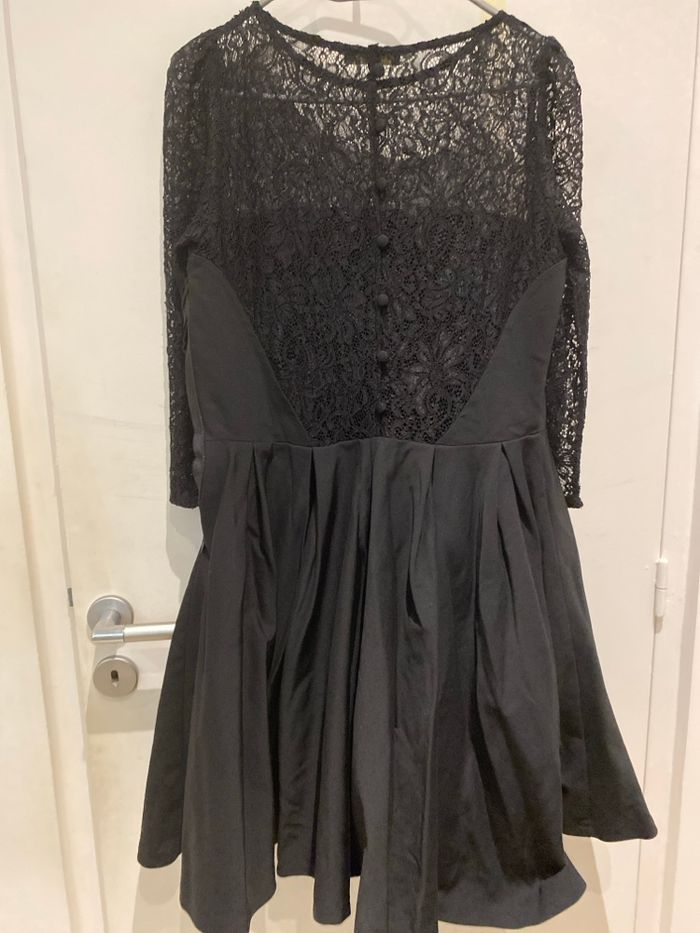 Robe de soirée noir et dentelle - photo numéro 4