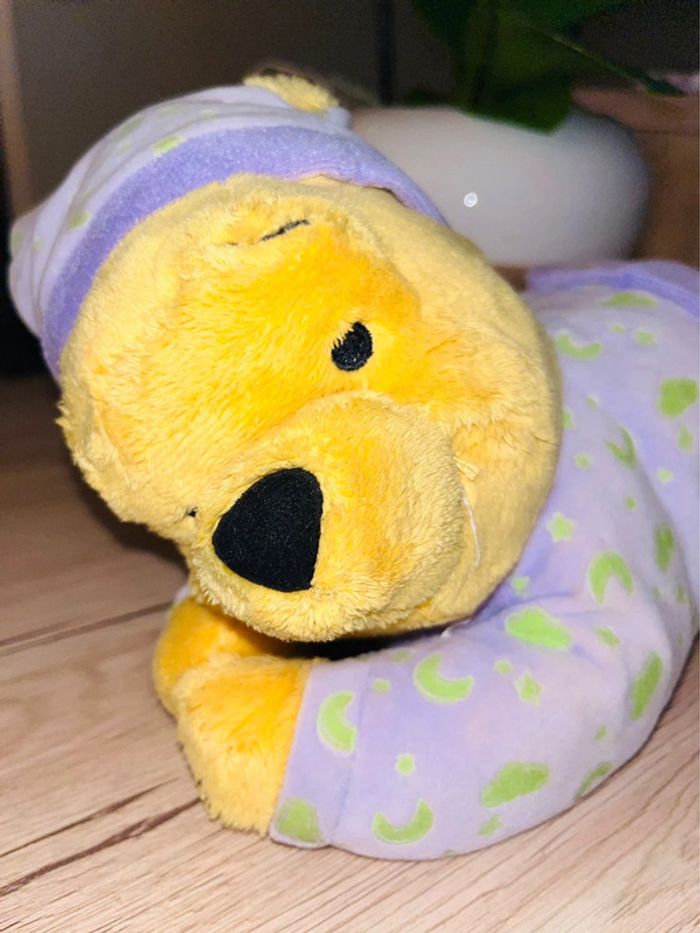 Peluche Winnie phosphorescent 30cm - photo numéro 2