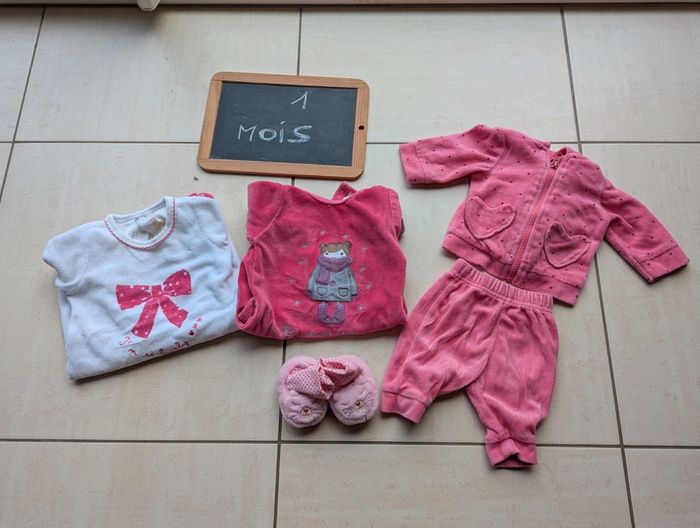 Lot de 5 pièces bébé fille 1 mois