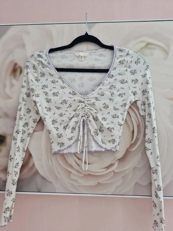Petit pull fleurie 🪻