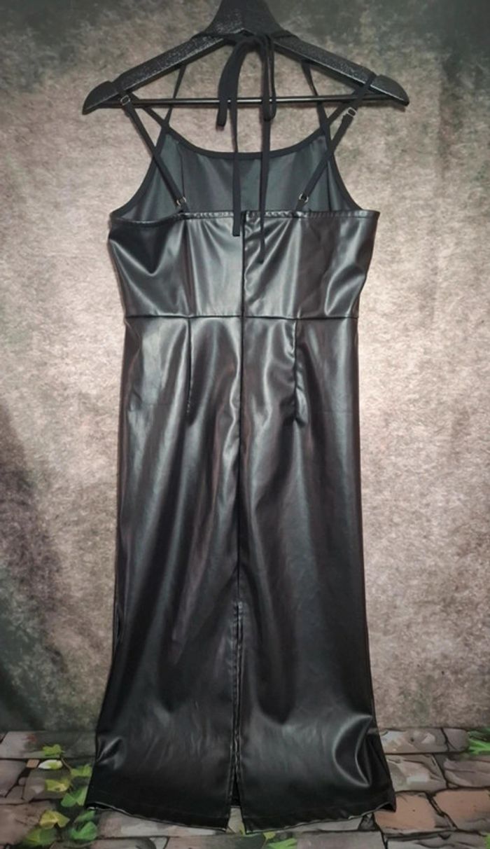 Robe noire séduisante - photo numéro 10