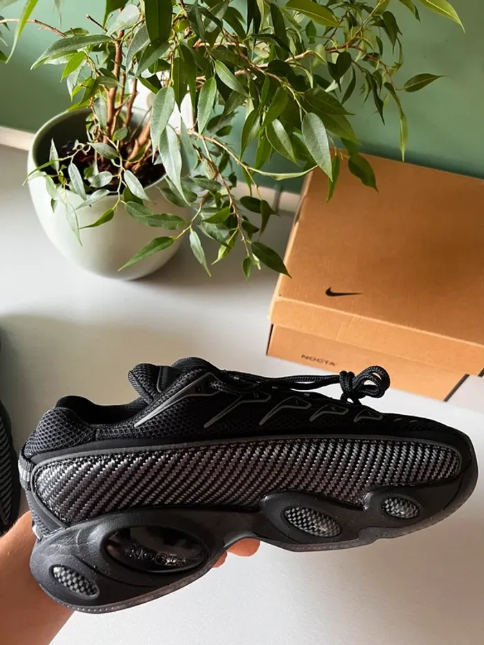 Nike × NOCTA Glide “Black / Iron Grey / University Gold” - photo numéro 7