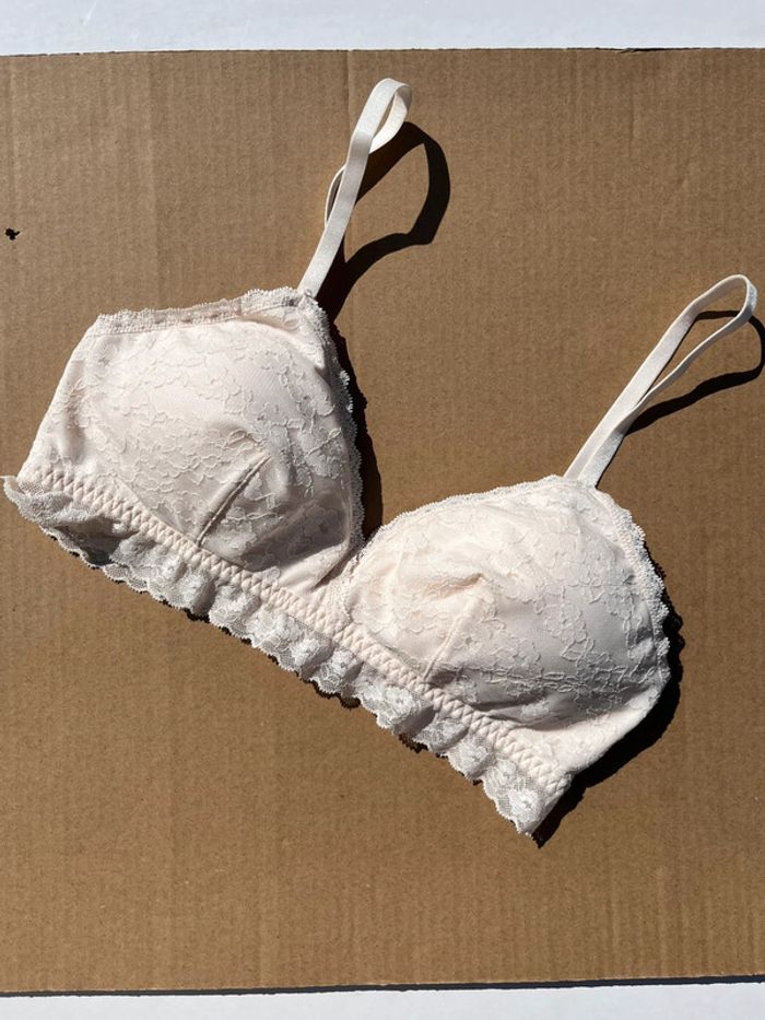 Brassières avec coques amovibles en dentelles - crème