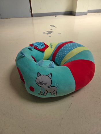 Baby Seat and Play Sophie La Girafe