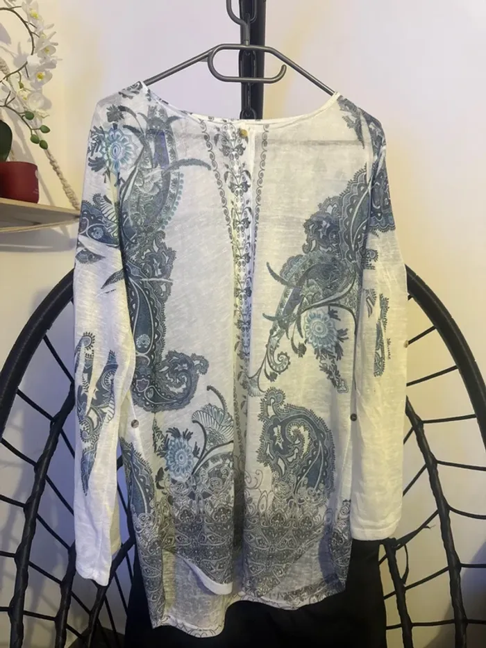 Tunique blanche manches longues – Taille unique, élégante et confortable