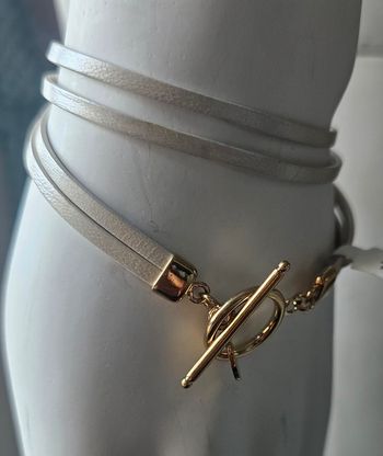 Bracelet marque Annah cruz,  cuir bleu avec fermoir et anneau en argent 925 millièmes