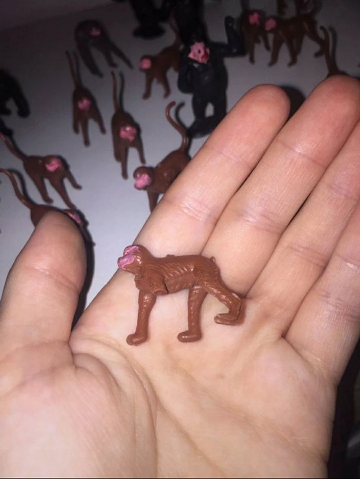 Lot 27 singes 🐵 5€ - photo numéro 7