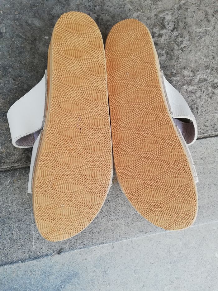 Mules blanches semelles avec ressorts - photo numéro 4