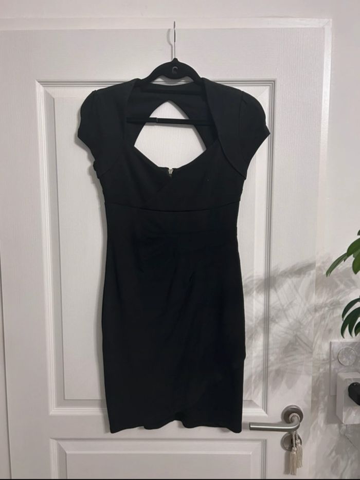 robe courte  noire  l pour un déguisement d’Halloween