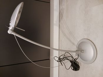 lampe de bureau gris alu avec ampoule neuve