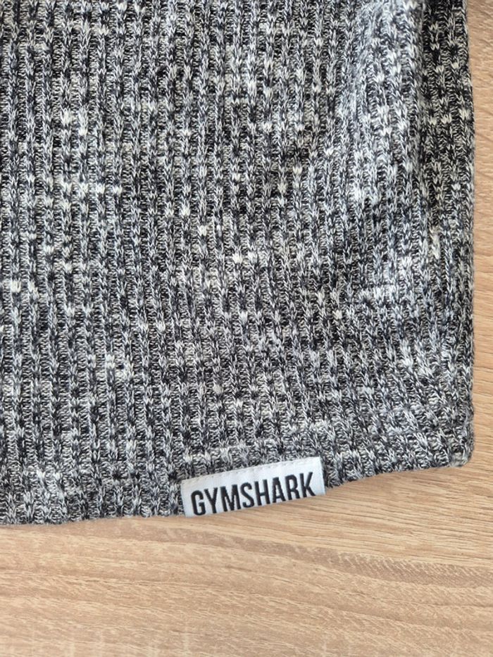 Sweat à capuche Gymshark, modèle crop (court) - photo numéro 2