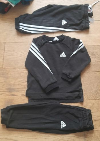 Ensemble noir et blanc adidas survetement sport  9 12 mois