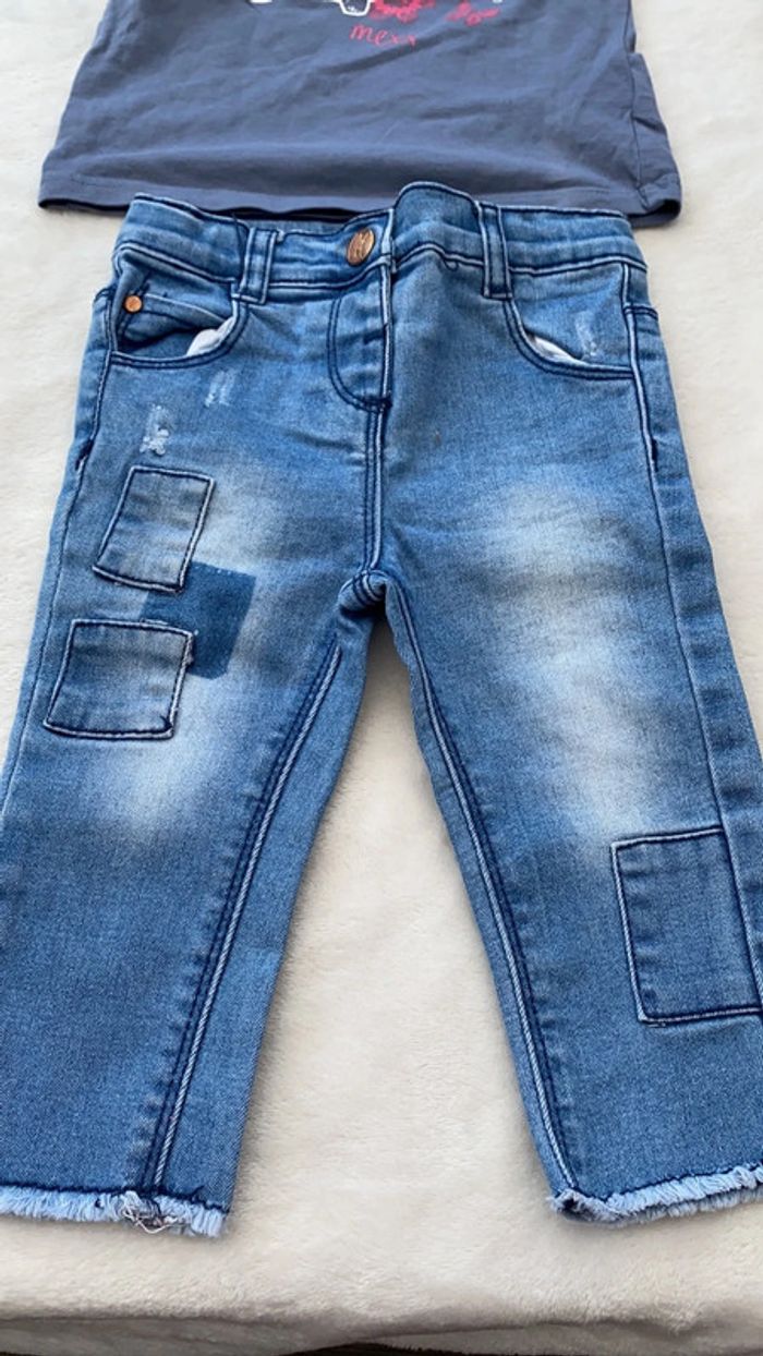 Jeans + t-shirt - 9 mois - photo numéro 2