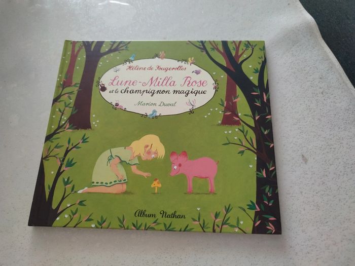 Album lune- Mila rose et le champignon magique