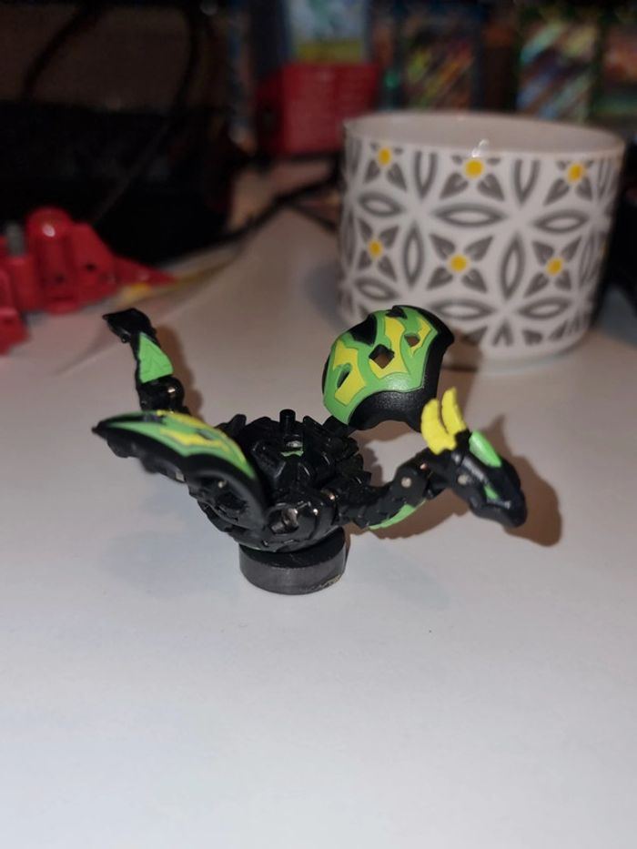 Bakugan Dharak noir sombre BakuTech ADN 600G & cartes