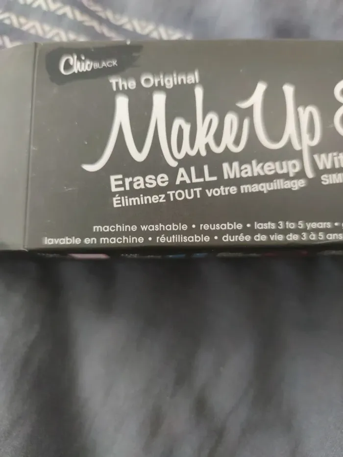 Makeup eraser petite serviette démaquillante neuve - photo numéro 3