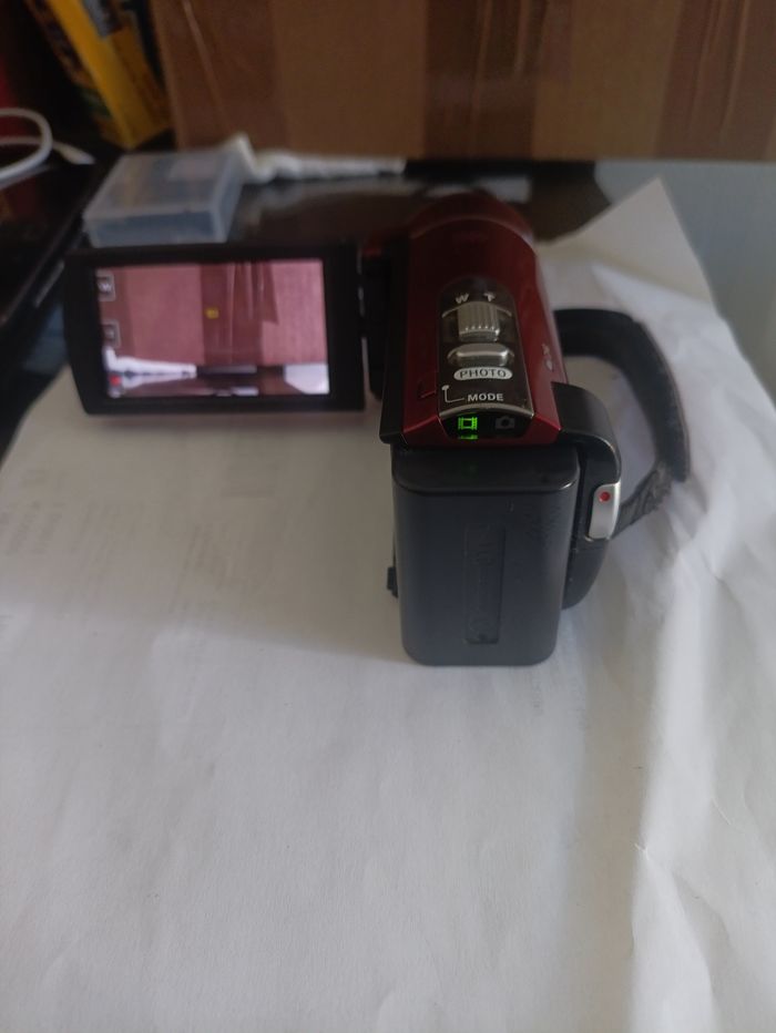📹 Caméscope Sony DCR-SX33 Rouge – Vintage & Excellent état - photo numéro 3
