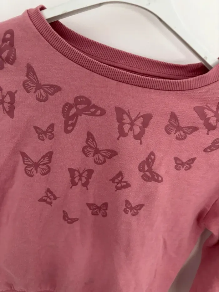 Pull fille papillon 8 ans - photo numéro 2
