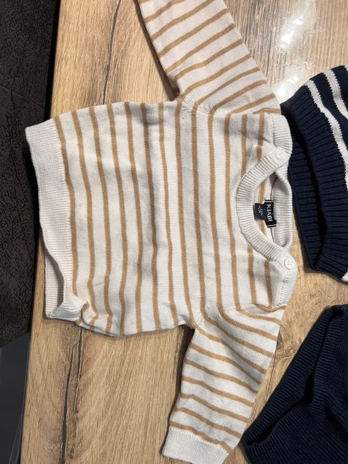 Lot de pulls - photo numéro 2