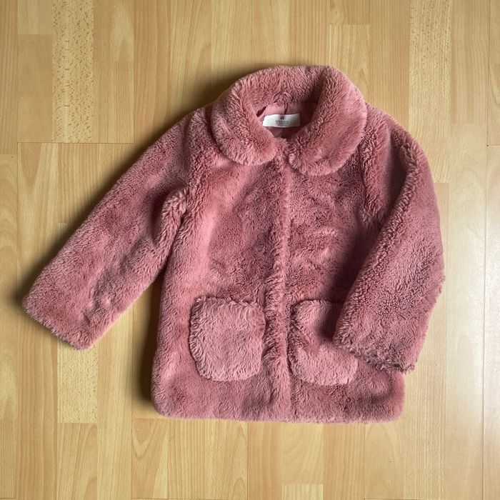 Veste fausse fourrure rose H&M – 5/6 ans (116 cm) - photo numéro 2