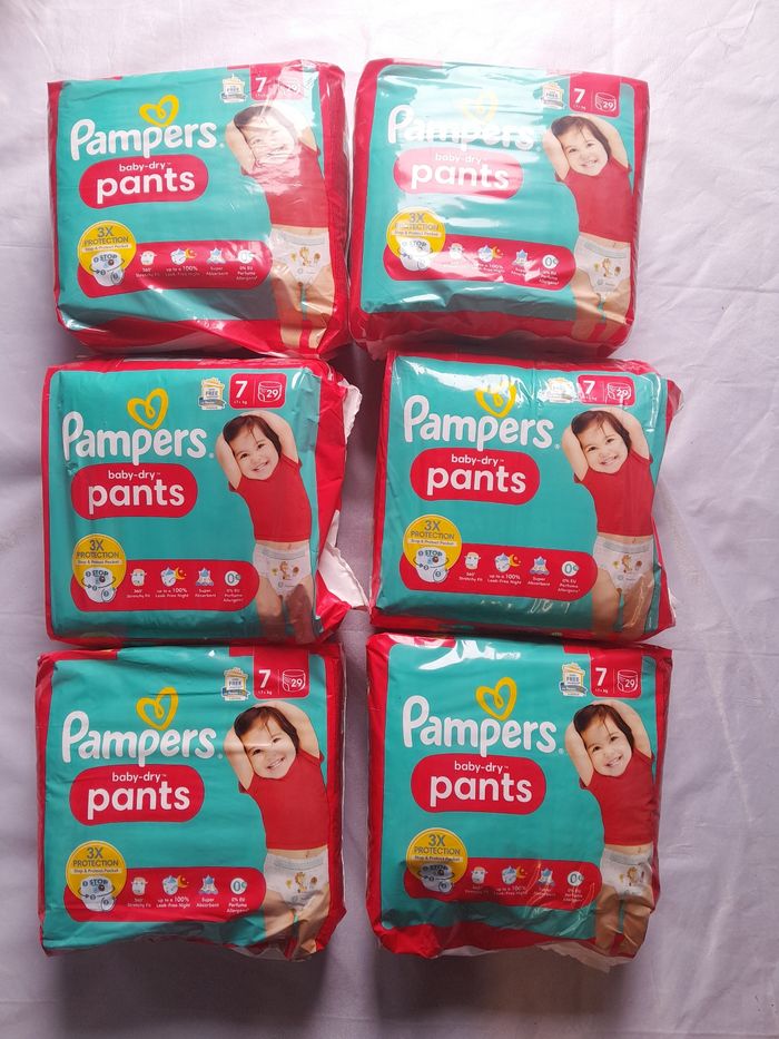 Six pack de couche pampers taille 7 culotte