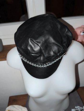 Berret sky déguisement scène soirée