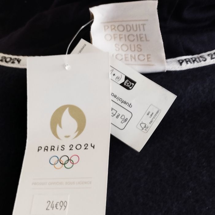 Sweat à capuche fille 5/6ans Neuf JO Paris 2024 - photo numéro 8