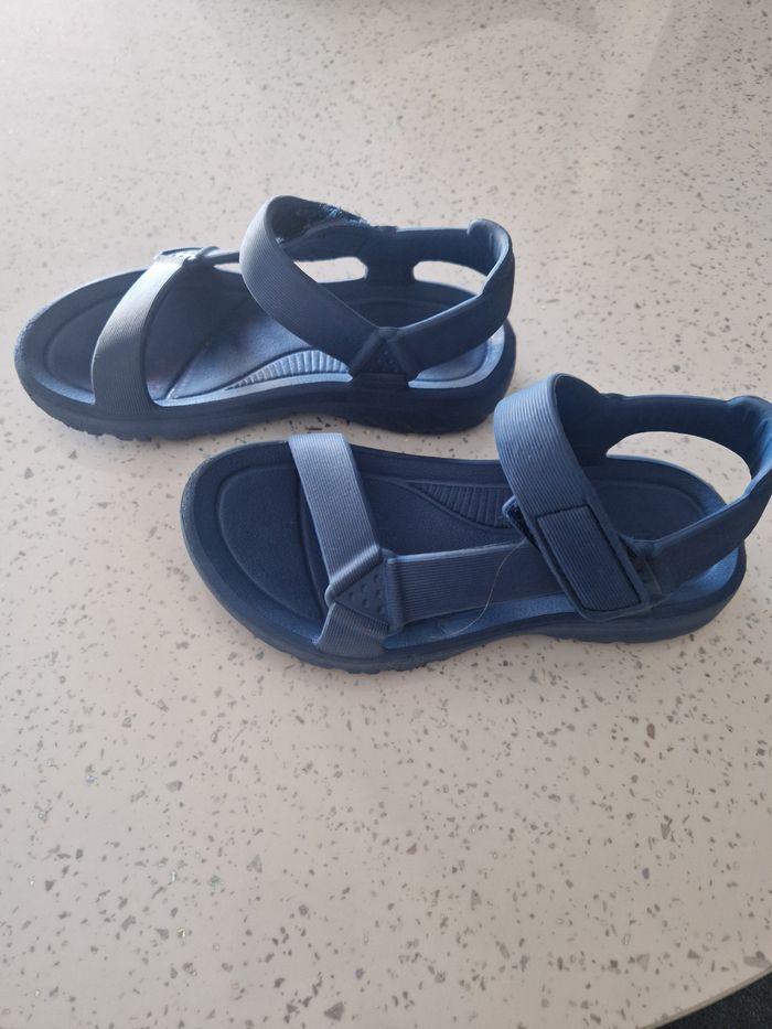 Sandalette en plastique - photo numéro 2