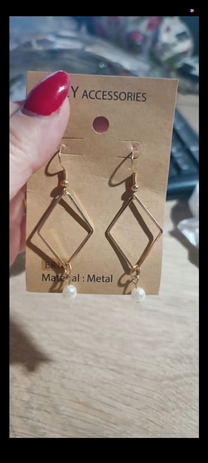 Boucle d'oreille doré - photo numéro 2