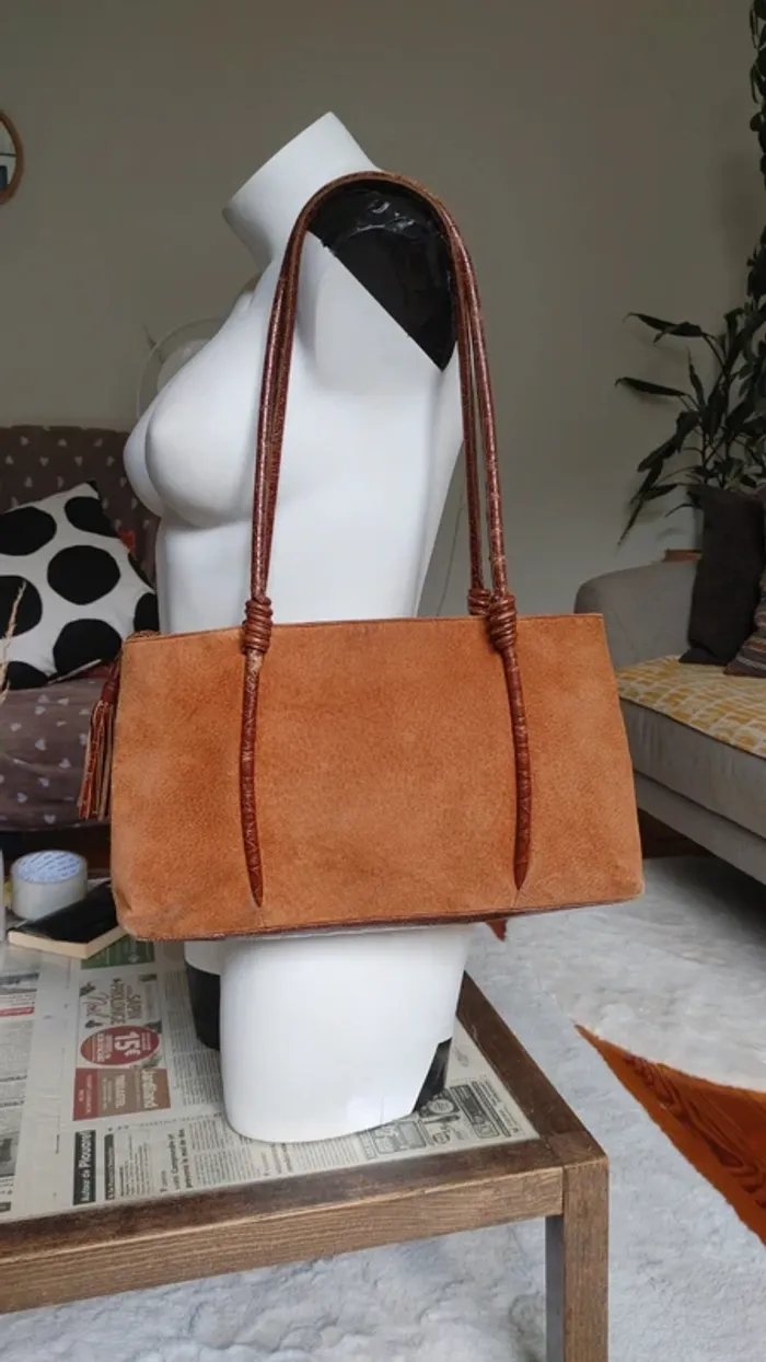 Sac vintage en daim et cuir porté épaule - photo numéro 3