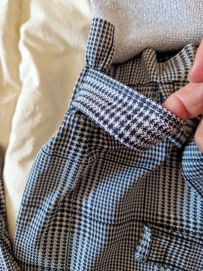 Pantalon neuf et pull. - photo numéro 13