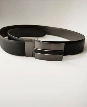 Ceinture en cuir chic avec plaque métalique