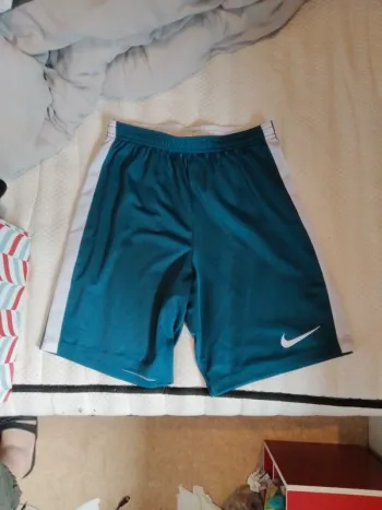 Short Nike taille S