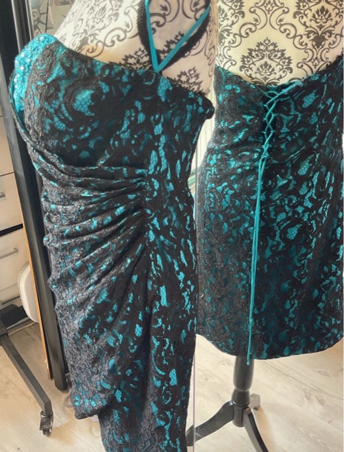 robe 38/40 bustier strass et dentelle noir  moulante - photo numéro 3
