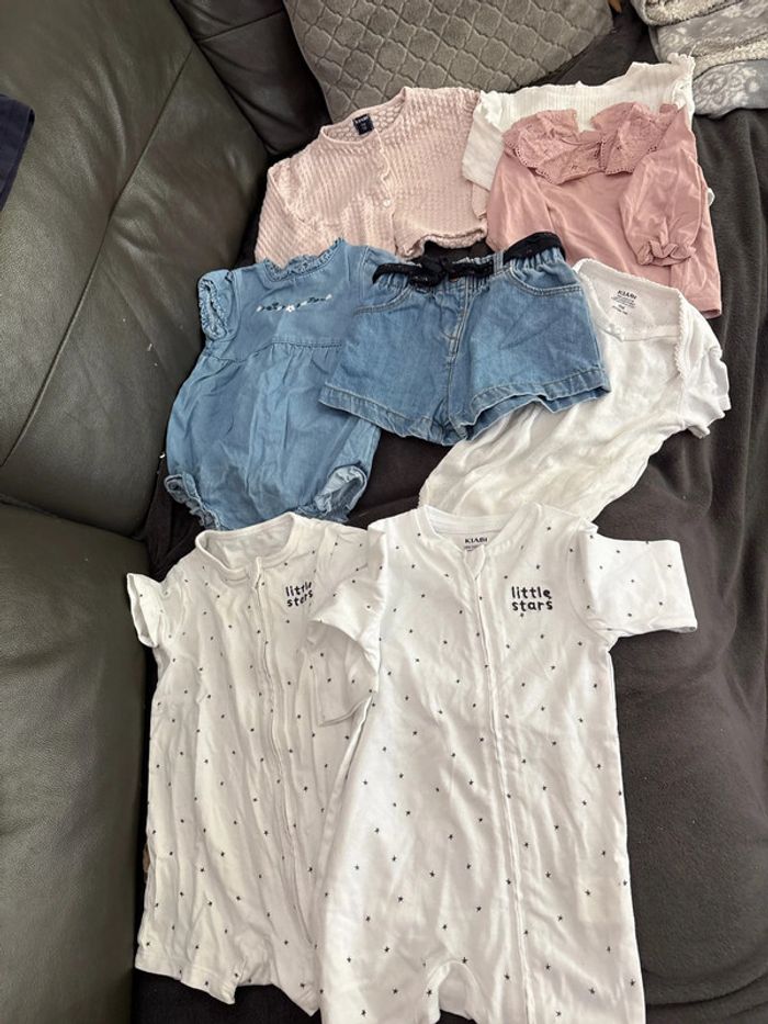 Lot de 8 vêtements Kiabi en 9 mois
