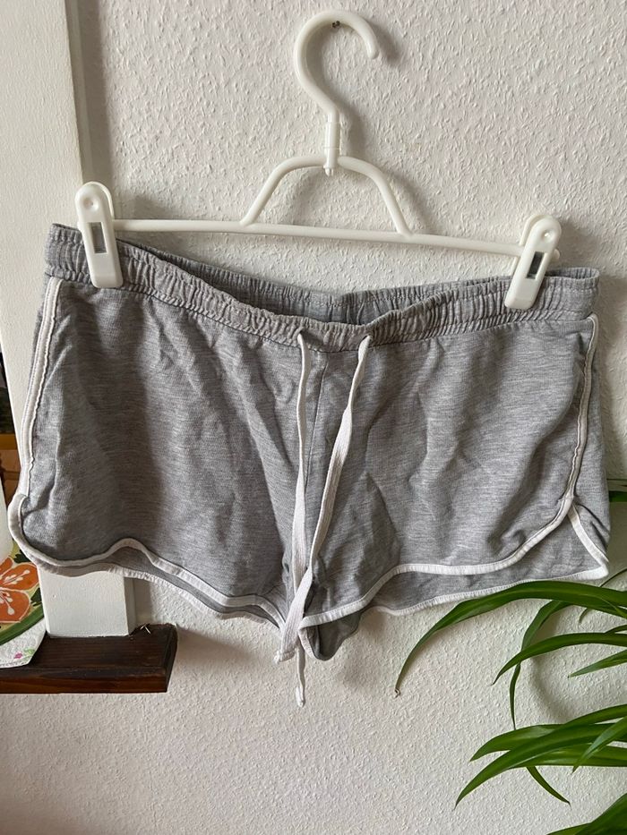 Short gris