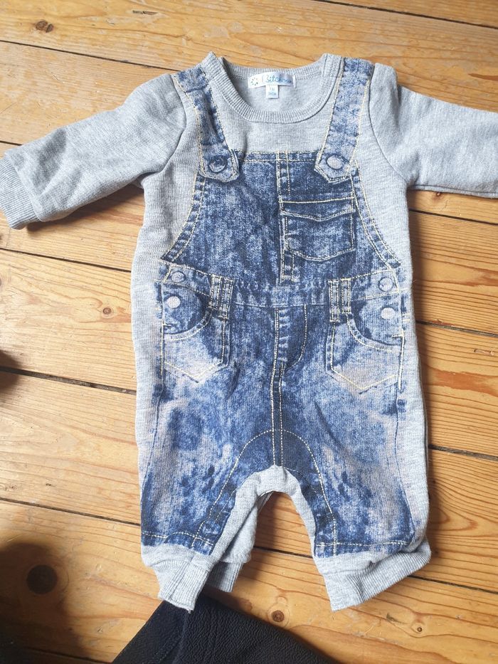 Lot 6 pyjamas 1 mois - photo numéro 6