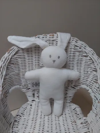Petit Bateau - peluche lapin blanc