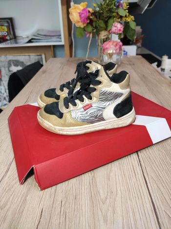 Basket cuir kickers 25