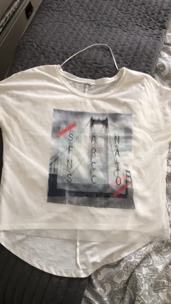 Tee shirt