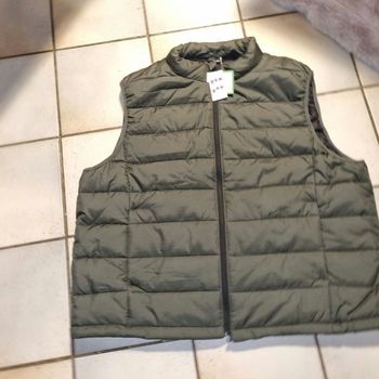 doudoune sans manches taille 3XL ( 46 ) - neuf  - idée kdo Saint Valentin 