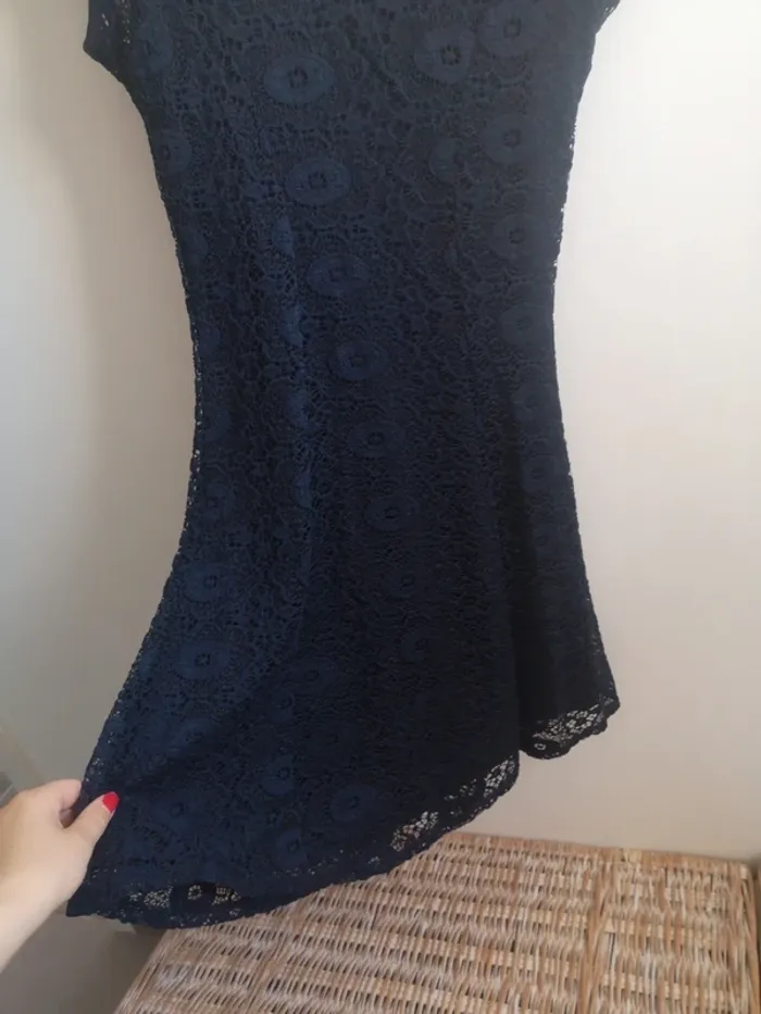 Robe dentelle bleue marine cache cache - photo numéro 5