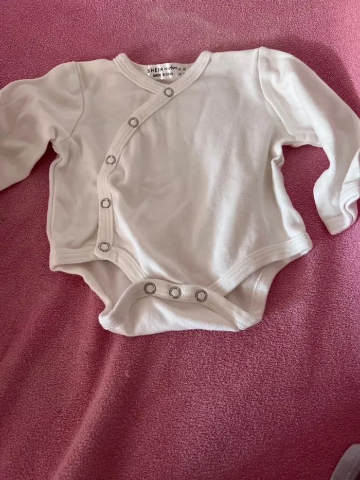 Lot de 11 bodys taille 3 mois - photo numéro 8