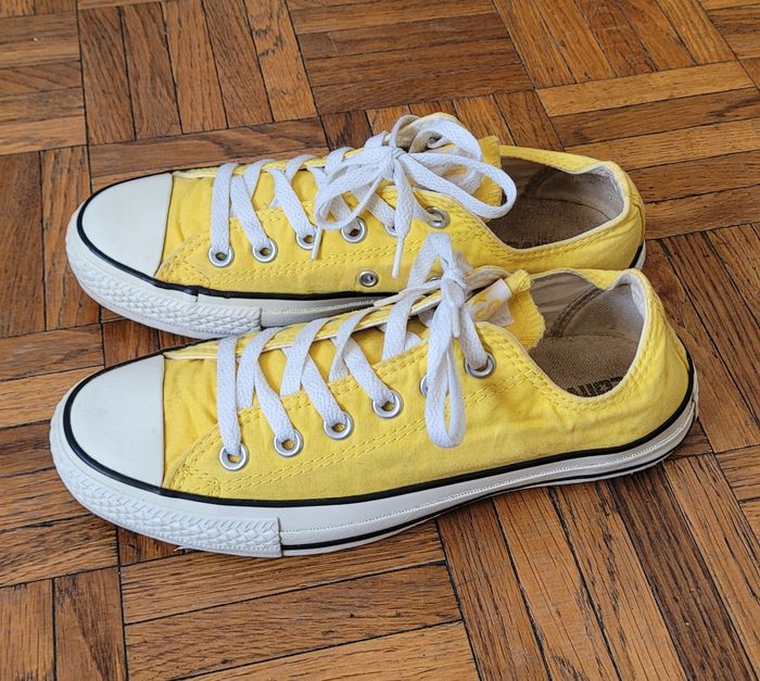 Converses jaunes basses - photo numéro 2