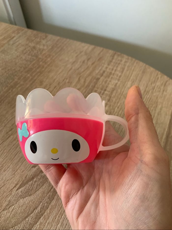 5 tasses hello kitty en plastique - photo numéro 3