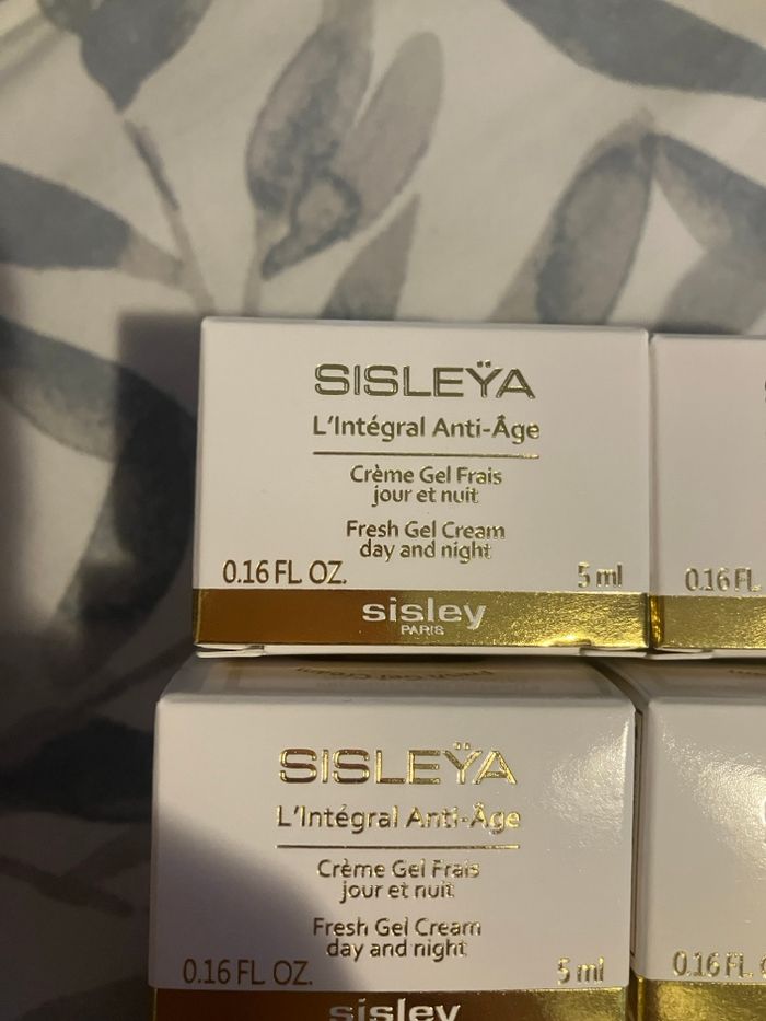 Sisleya l’intégral anti âge crème gel frais - photo numéro 2